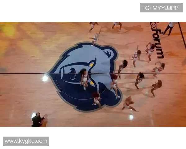 2014年4月30日灰熊与雷霆激战回顾：季后赛的巅峰对决与精彩瞬间